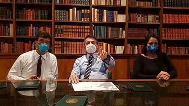 Aíslan a un vocero de Bolsonaro­ que estuvo en un acto con Trump­