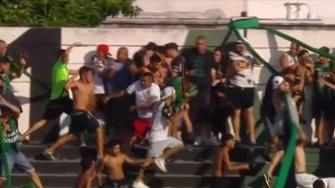 Por los incidentes, detuvieron al líder de la barra de Chicago