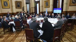 El Senado volvió a dictaminar el acuerdo para el pago a dos fondos buitre El Senado volvió a dictaminar el acuerdo para el pago a dos fondos buitre