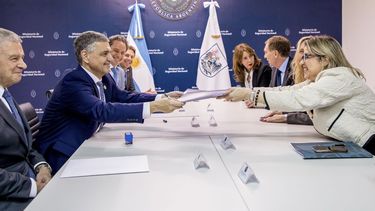 El Gobierno nacional y la Ciudad firmaron el traspaso de la cárcel de Devoto a Marcos Paz