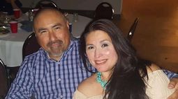 El esposo de una de las maestras asesinadas en Texas murió de un infarto