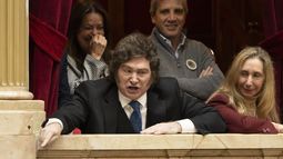 Milei tildó de corruptos y chorros a periodistas parlamentarios tras el discurso de Adorni Milei tildó de corruptos y chorros a periodistas parlamentarios tras el discurso de Adorni