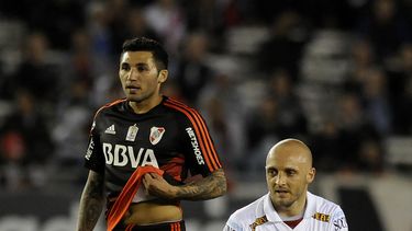 River no pudo con Huracán y quedó más lejos de la punta