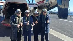 Milei viajó a Mar del Plata para fotografiarse en el portaaviones estadounidense USS Nimitz Milei viajó a Mar del Plata para fotografiarse en el portaaviones estadounidense USS Nimitz