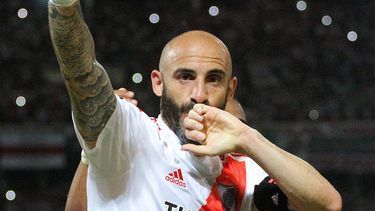 Entre lágrimas, Javier Pinola anunció su retiro