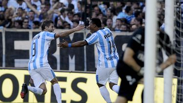 Con gol de Roger Martínez, Racing le ganó a Boca por la mínima diferencia