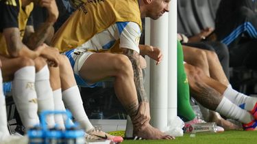 Messi sufrió una lesión ligamentaria en su tobillo derecho