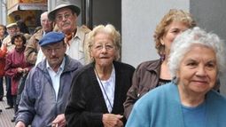 A la espera del bono, las jubilaciones subirán un 27,18% en marzo