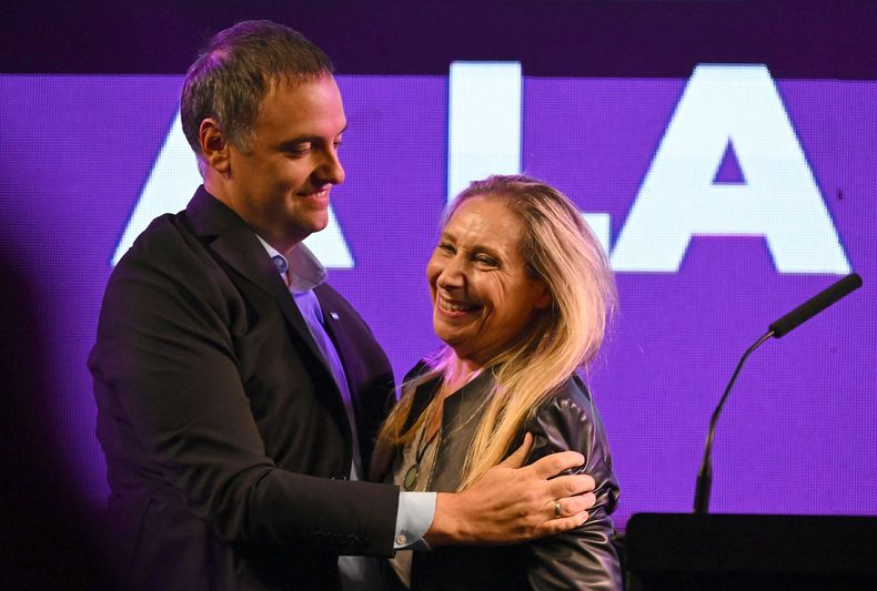 MAnuel Adorni y Karina Milei