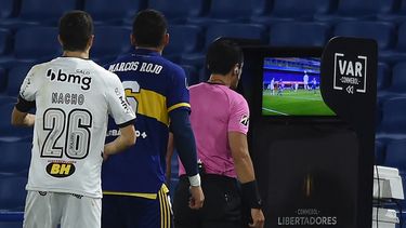 Boca fue eliminado por Atlético Mineiro tras una jugada polémica