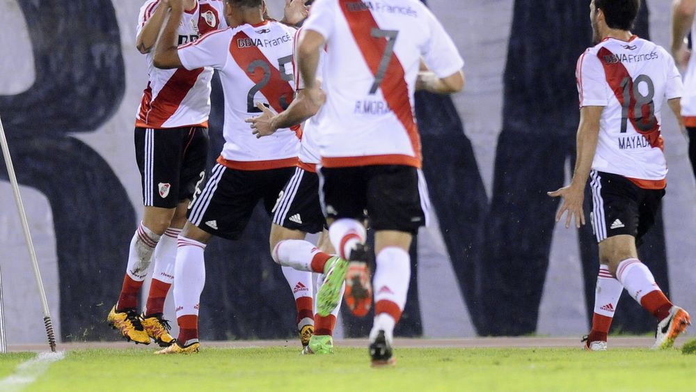 River recuperó la memoria y aplastó al The Strongest por la Copa