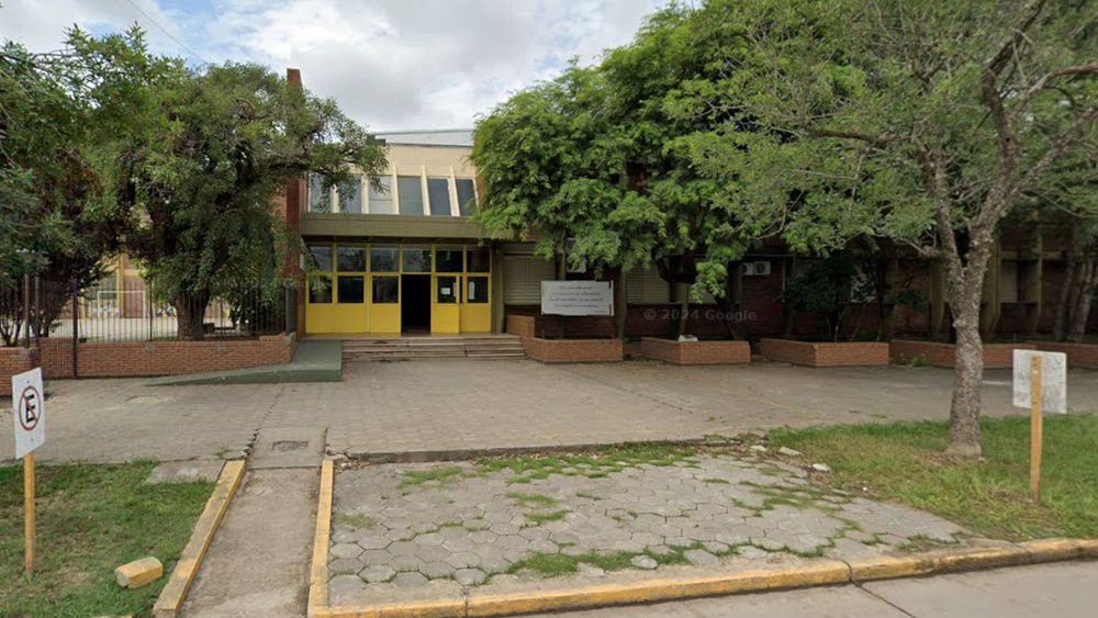 Un alumno fue armado a un colegio de Santa Fe y mató a un compañero Un alumno fue armado a un colegio de Santa Fe y mató a un compañero