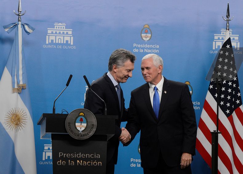 Macri Pence