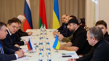 Rusia y Ucrania retoman el diálogo mientras siguen los combates