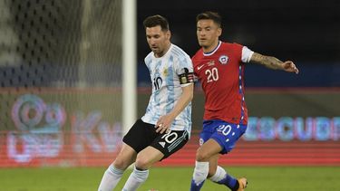 Argentina empató con Chile en su debut en la Copa América