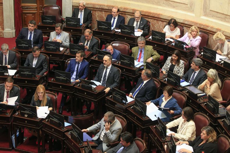 senado oficialismo.jpg