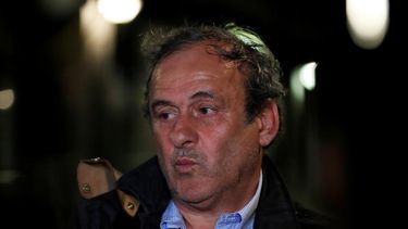 Platini fue liberado, pero sigue la investigación por los votos de Qatar 2022