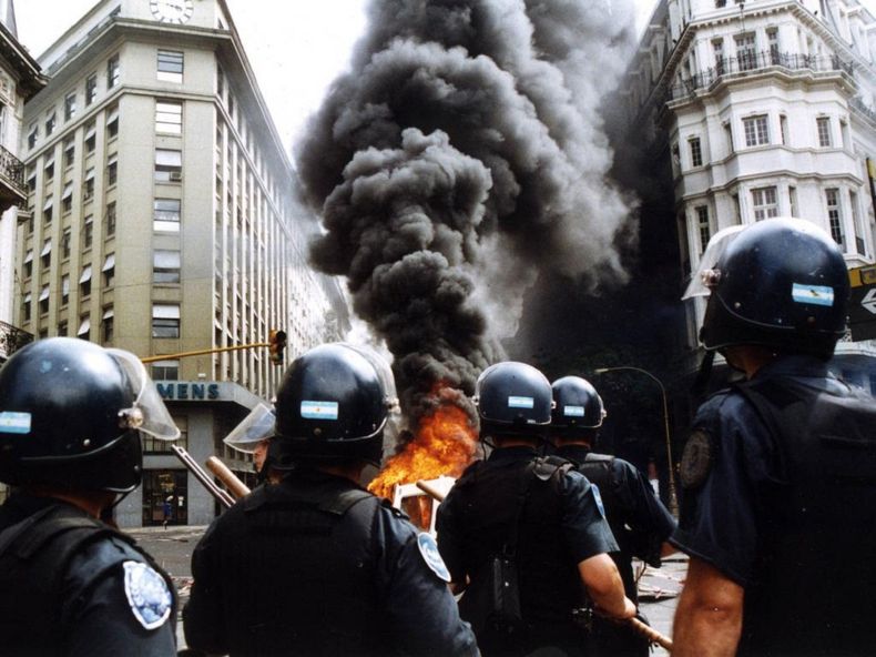 represion 2001.jpg