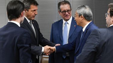 La Argentina renovó el acuerdo y amplió el swap de monedas con China