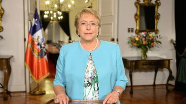 Bachelet le exigió la renuncia a todo su gabinete