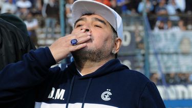 Maradona tiene un cuadro de abstinencia y seguirá internado