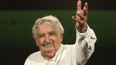 El expresidente José Mujica reveló que tiene un tumor en el esófago