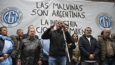 la cgt marcho en defensa de la industria nacional con duras criticas al gobierno