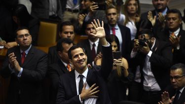 Tras escándalo en Parlamento, Guaidó destacó la posición de la Argentina