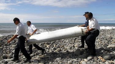 Los restos hallados en la isla francesa son del avión de Malaysia Airlines
