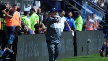 Maradona debutó en Gimnasia con una derrota ante Racing