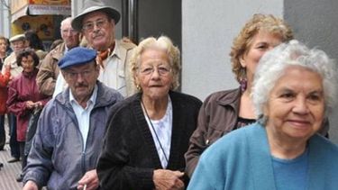 Jubilaciones: confirman suba del 2,4% en los haberes y el bono de $70.000