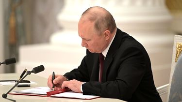 Putin decreta la ley marcial en territorios de Ucrania anexados por Rusia