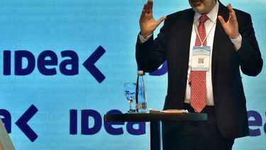 Sturzenegger anunció una nueva desregulación en la industria de las frutas