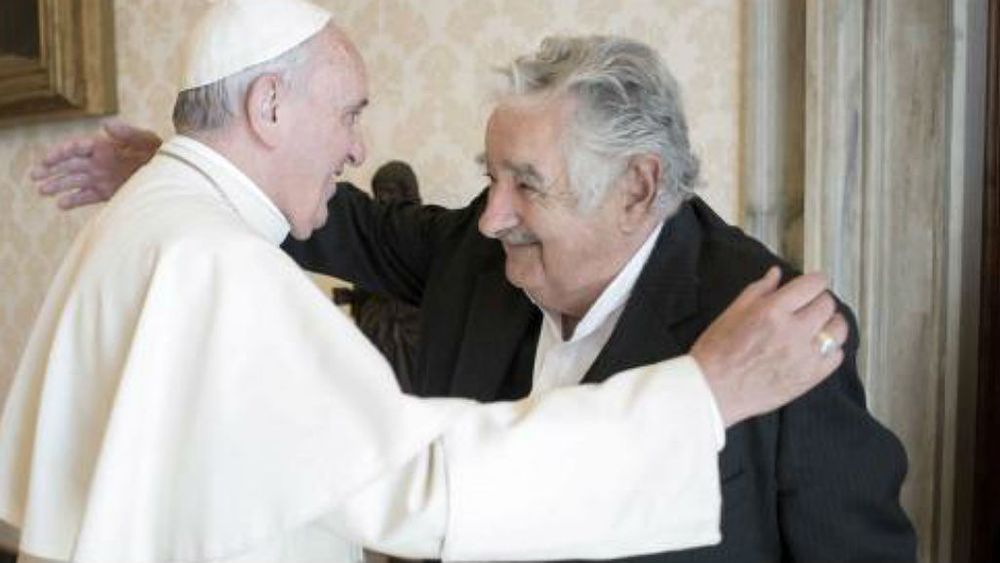 Pepe Mujica mantuvo un encuentro con el papa Francisco