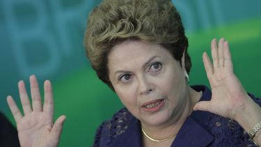 Brasil: Comisión parlamentaria aprobó abrir juicio político contra Dilma