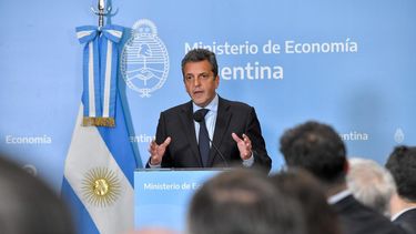 Massa ultima detalles de los anuncios económicos para paliar la devaluación