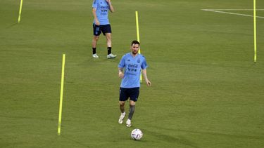 Con Messi, la Selección realizó un entrenamiento abierto en Abu Dhabi