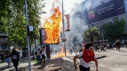 Al menos 11 muertos en Chile y entró en vigor el tercer toque de queda