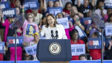 Harris felicita en una llamada a Trump por su victoria en las elecciones