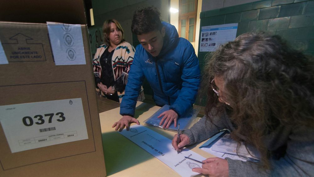 El Gobierno envió al Senado el proyecto para eliminar las PASO y establecer la Ficha Limpia El Gobierno envió al Senado el proyecto para eliminar las PASO y establecer la Ficha Limpia