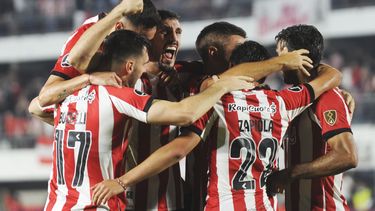 Estudiantes goleó a Vélez en La Plata en el debut de la Libertadores