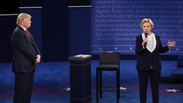 Según últimas encuestas, Trump aventaja a Hillary por un punto