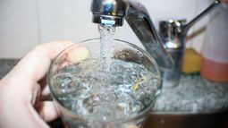 La Justicia ordena suspender cortes de agua residenciales por falta de pago