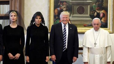 Donald y Melania Trump asistirán al funeral del papa Francisco