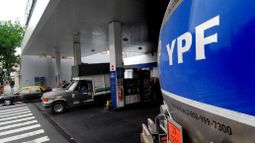 YPF confirmó un aumento del 1% en los combustibles y alargó el congelamiento por 45 días más YPF confirmó un aumento del 1% en los combustibles y alargó el congelamiento por 45 días más