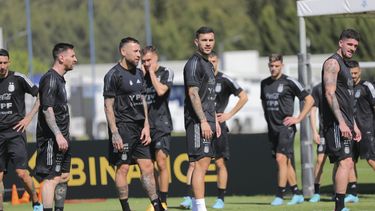 Argentina visita a Ecuador en busca del invicto histórico