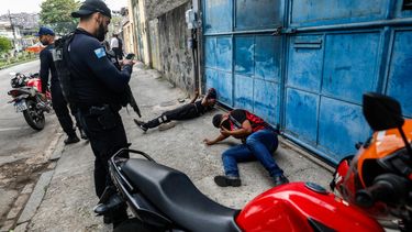 Brasil: operativo policial contra la banda criminal Comando Vermelho deja 64 muertos