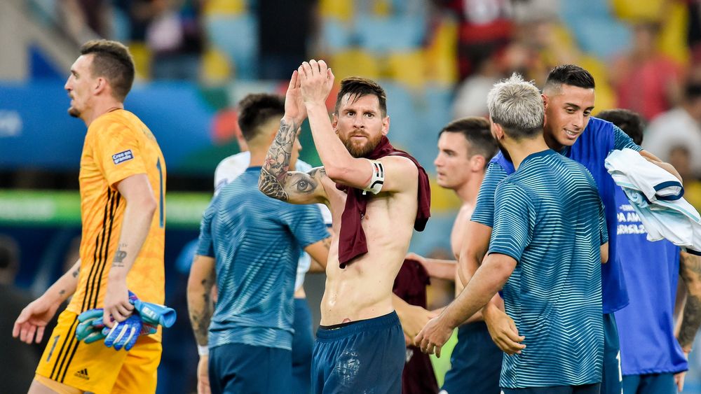 Argentina derrotó 2-0 a Venezuela y enfrentará a Brasil en semifinales