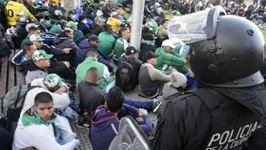 Detuvieron a más de 50 hinchas de Deportivo Cali con cuchillos y facas