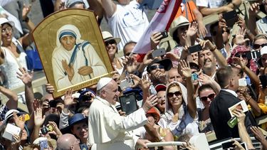 El papa Francisco proclamó Santa a la madre Teresa de Calcuta